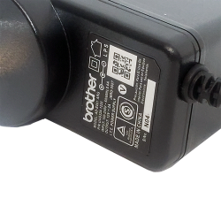 Fuente de Alimentacion BROTHER AD-E001 100..220V ca /12V cc, 2A