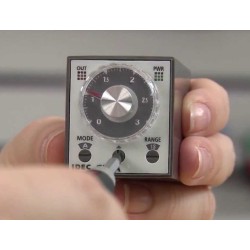 Timer Multifuncion IDEC GT3A-2EAD24 24 V ca/cc, 0,05s..180h